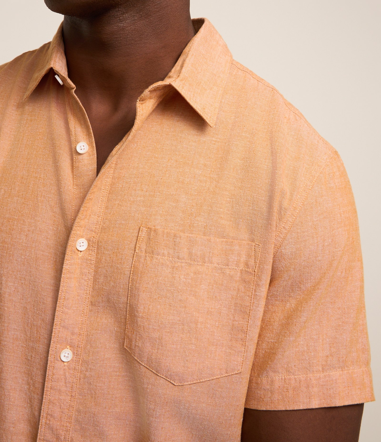 Camisa Comfort Básica em Linho com Bolso Frontal Laranja 4