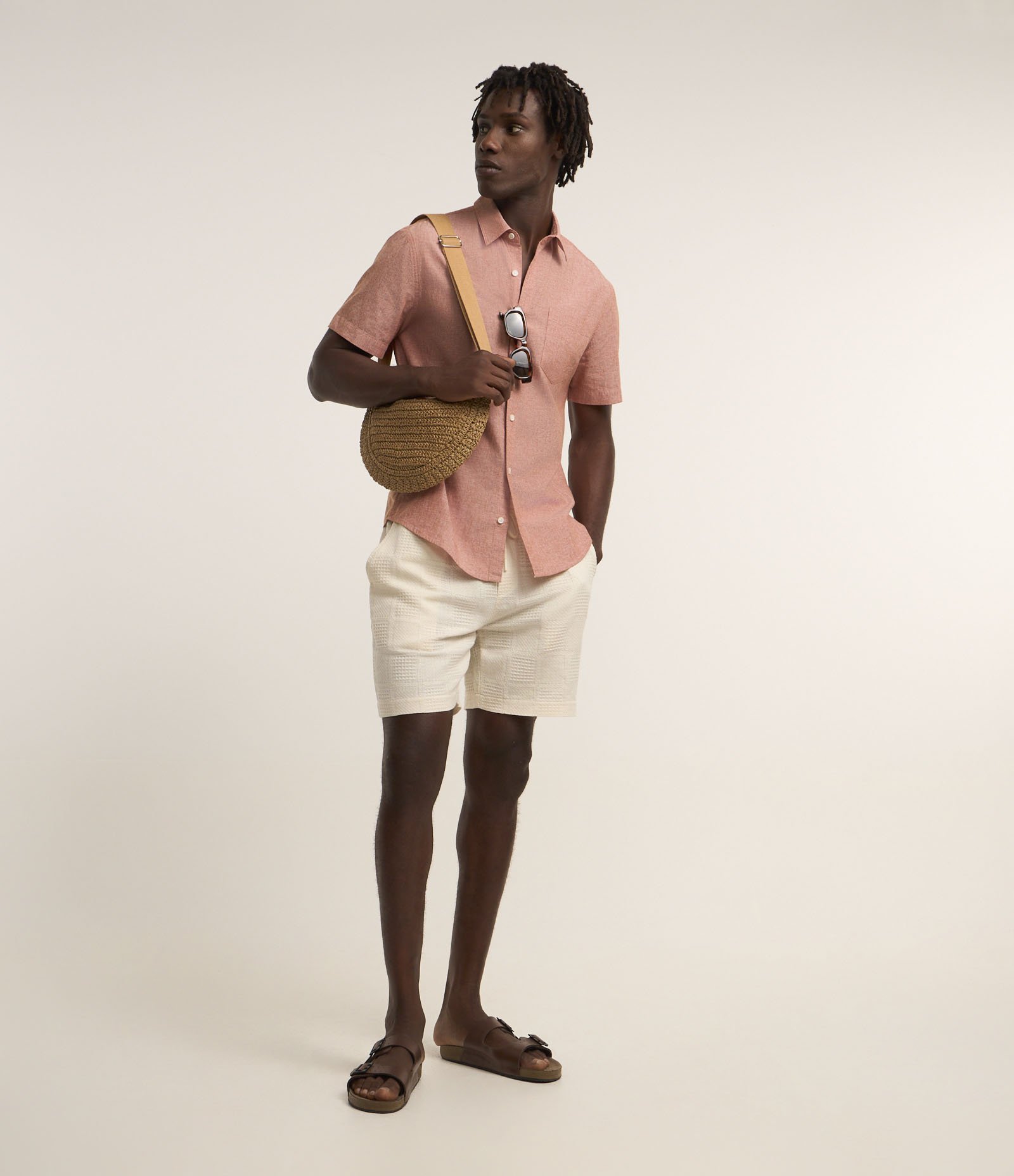 Camisa Comfort Básica em Linho com Bolso Frontal Rosa Salmão 2