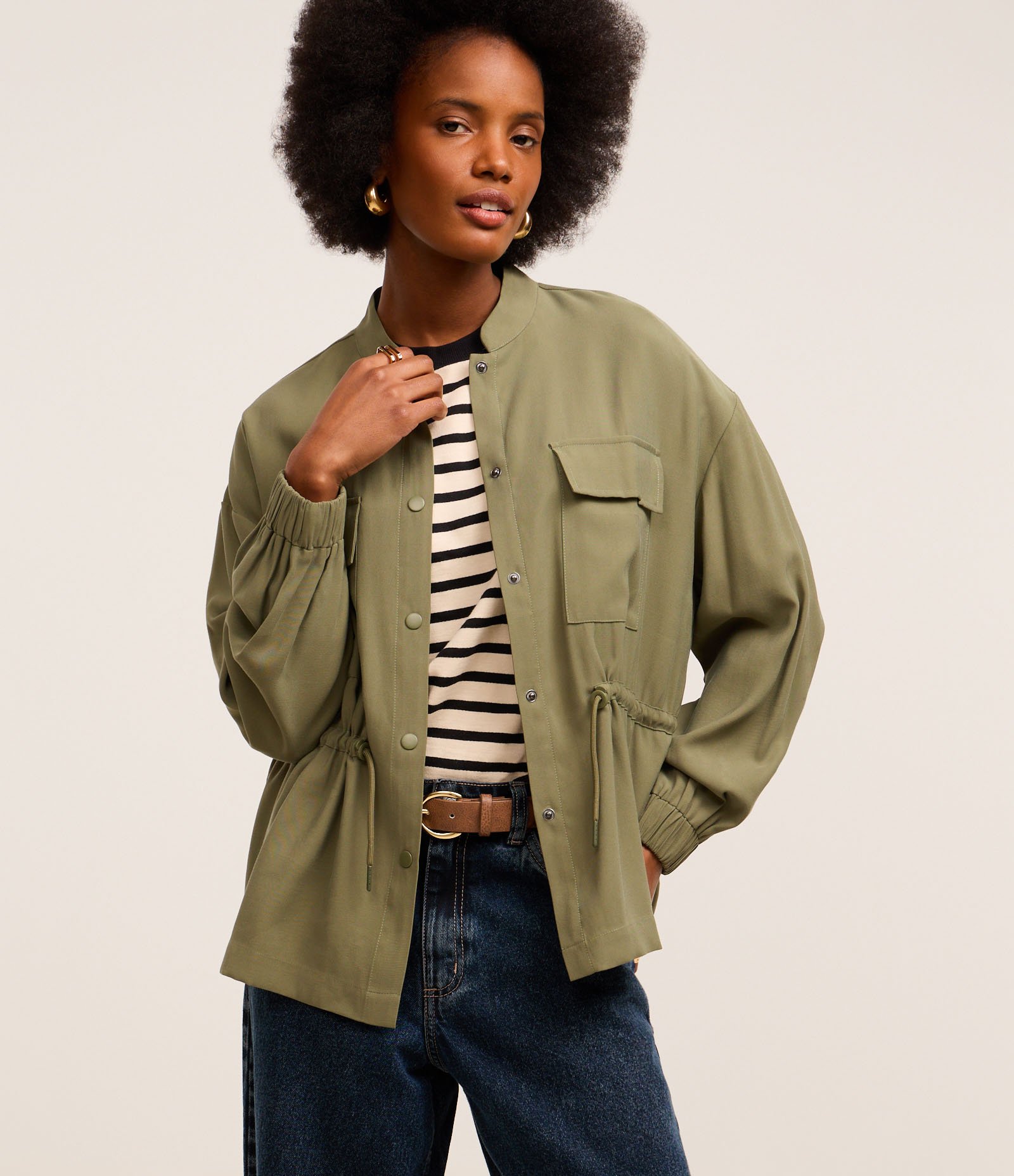 Jaqueta Parka em Viscose com Tencel na Cintura e Gola Alta Verde 1