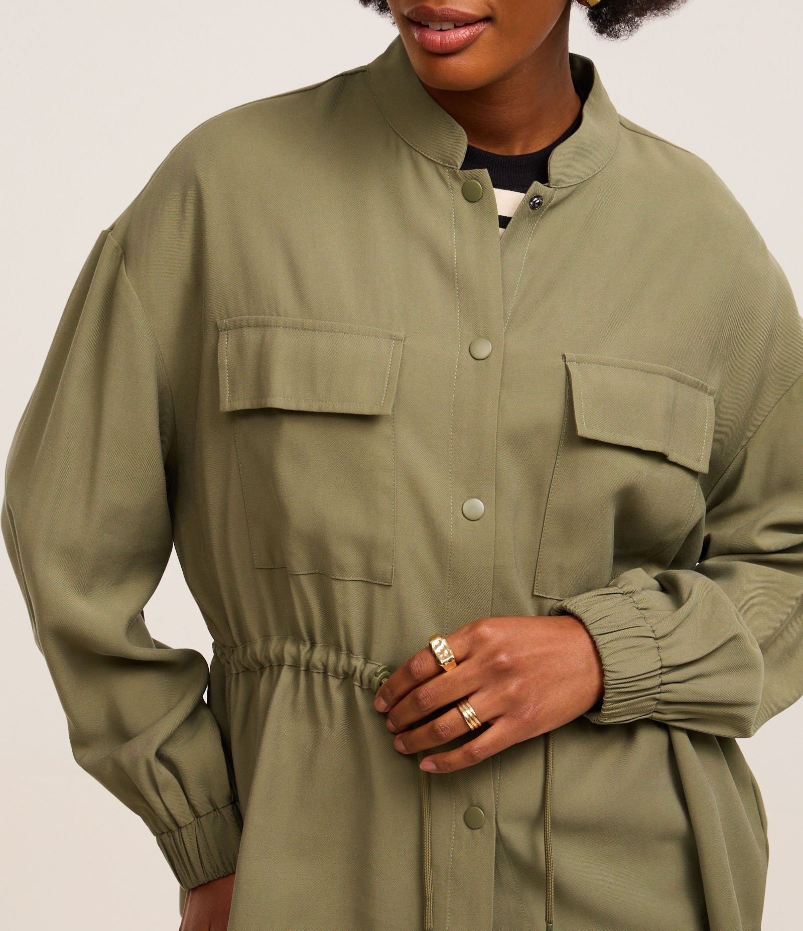 Jaqueta Parka em Viscose com Tencel na Cintura e Gola Alta Verde 4