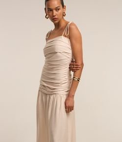Vestido Midi em Crepe com Amarração na Alça e Texturas
