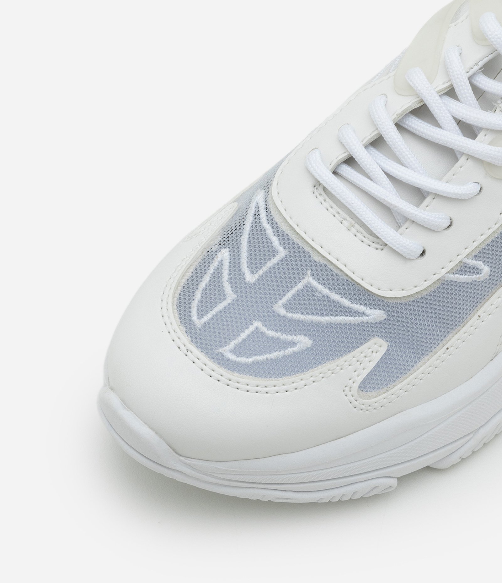 Tênis Jogging com Cano Curto e Tela com Bordados Branco 5