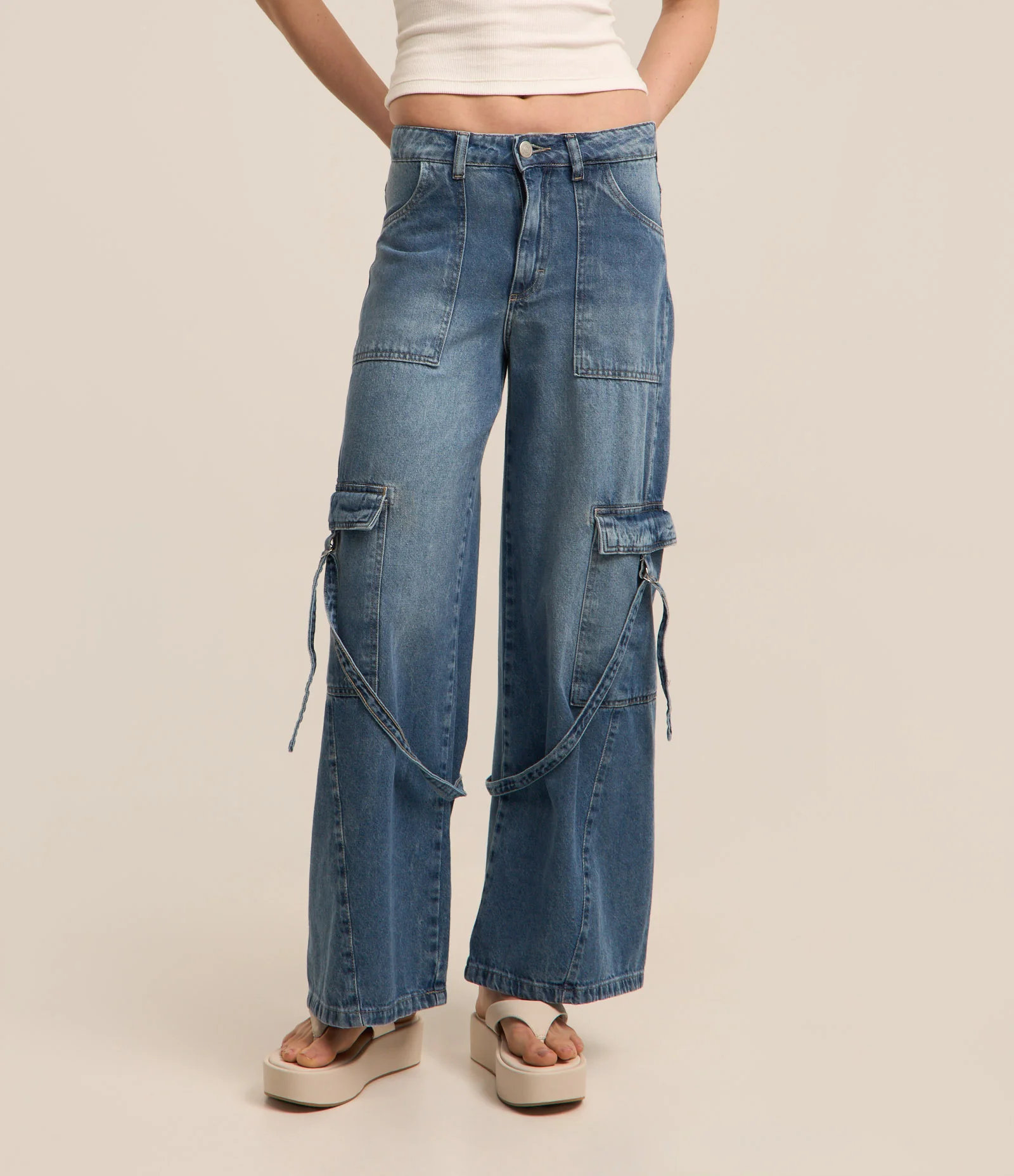 Calça Cargo Jeans com Bolsos Laterais e Detalhes Azul 1