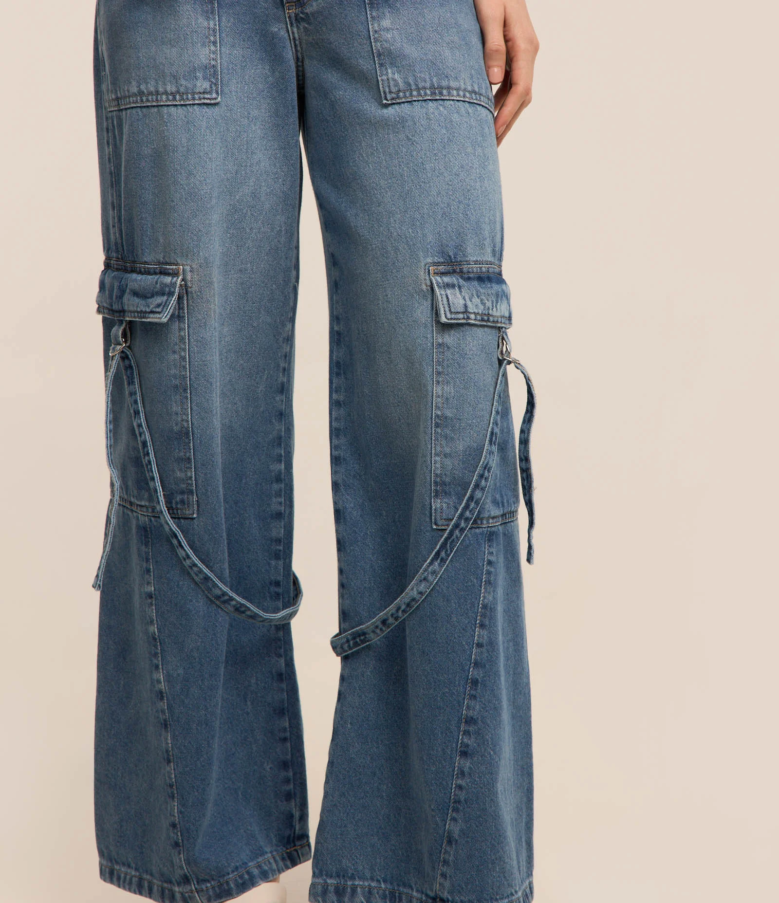 Calça Cargo Jeans com Bolsos Laterais e Detalhes Azul 5