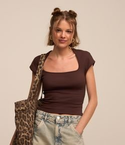 Blusa em Ribana com Decote Quadrado