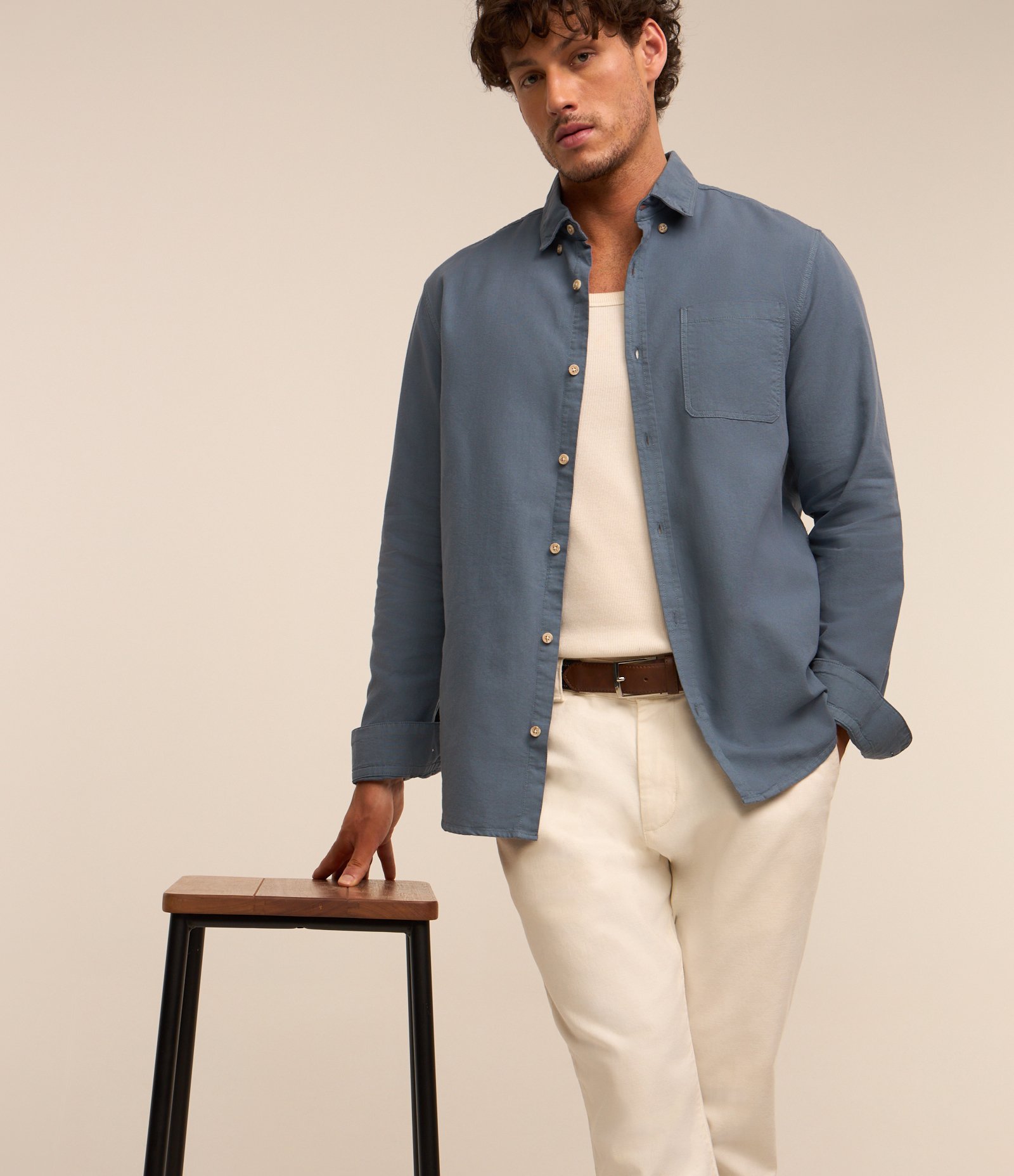 Camisa Regular em Oxford com Bolso Frontal Azul Acinzentado 5