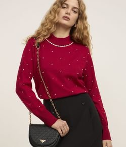 Suéter em Tricô com Gola Alta e Aplicação de Pérolas e Strass