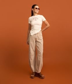 Calça Baggy em Sarja Cationizada com Recortes nos Joelhos