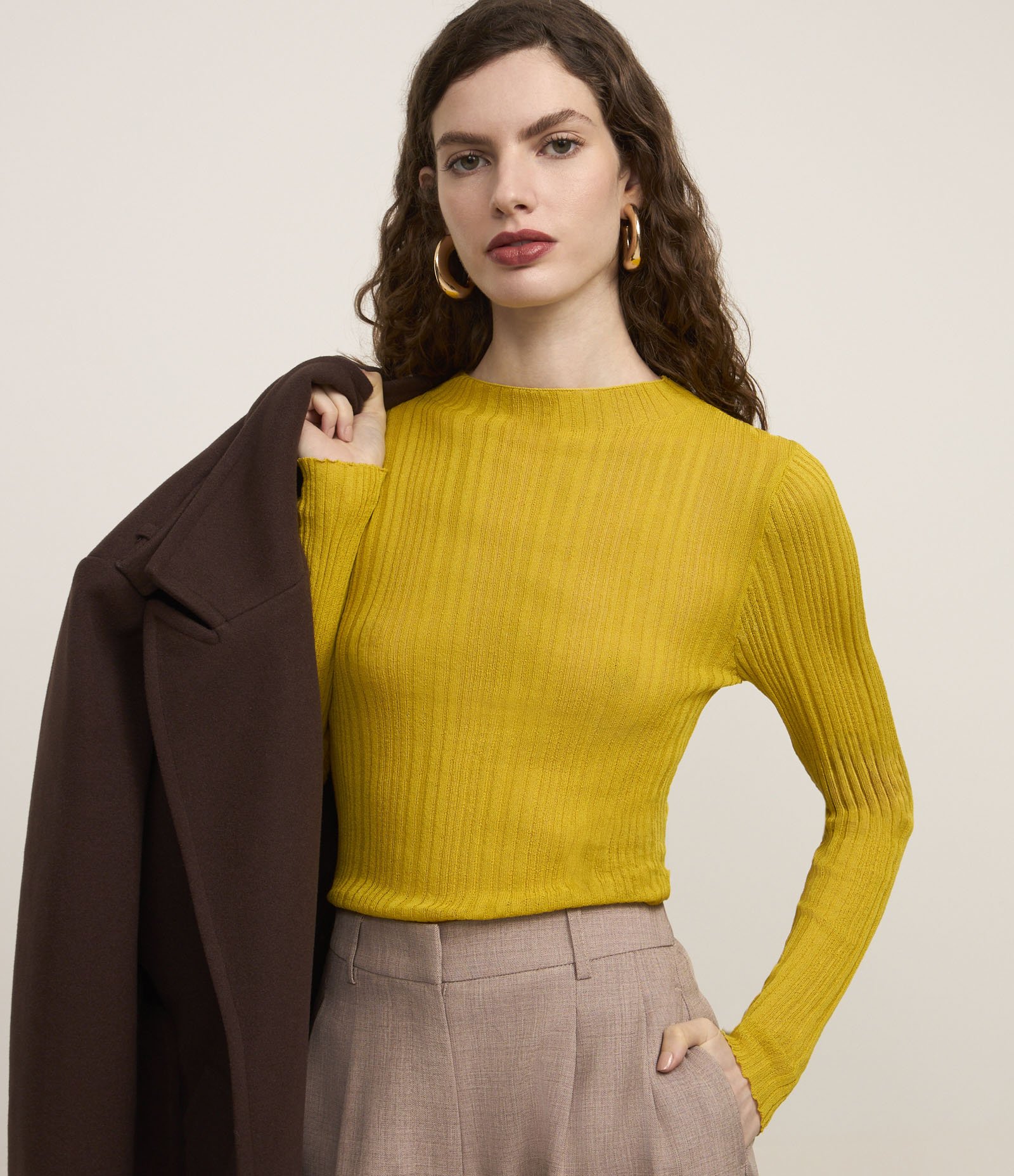 Blusa Tricô Canelada com Gola Alta Amarelo 1