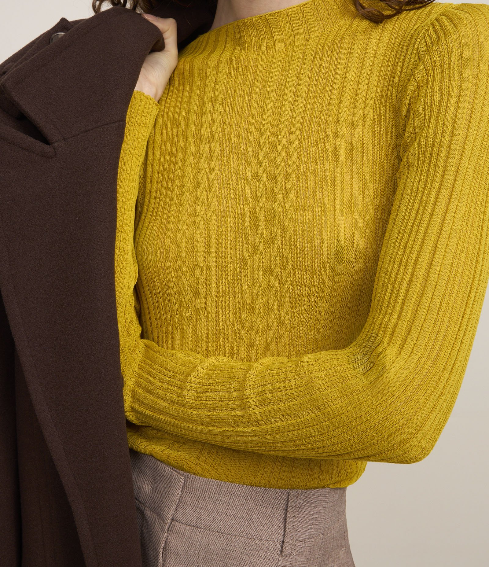 Blusa Tricô Canelada com Gola Alta Amarelo 5