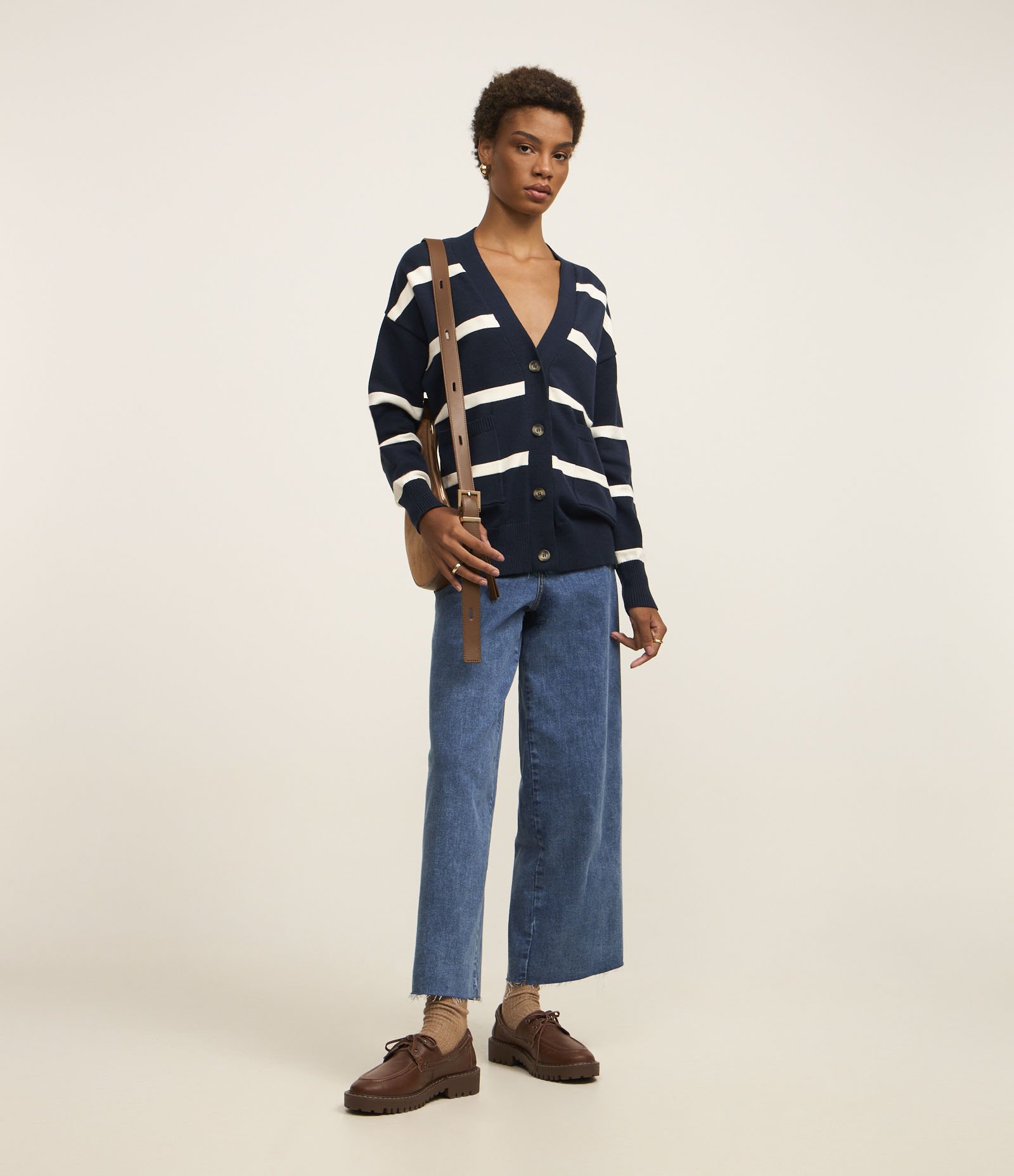 Cardigan em Tricô com Abotoamento Frontal e Estampa Listras Azul/Branco 2