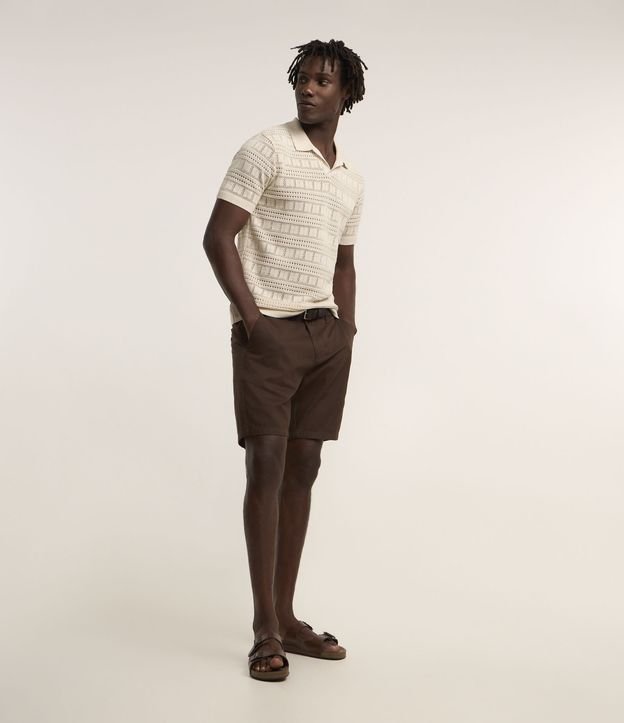 Camiseta Polo com Textura Patchwork e Gola em V