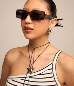 Óculos de Sol Quadrado com Haste Média