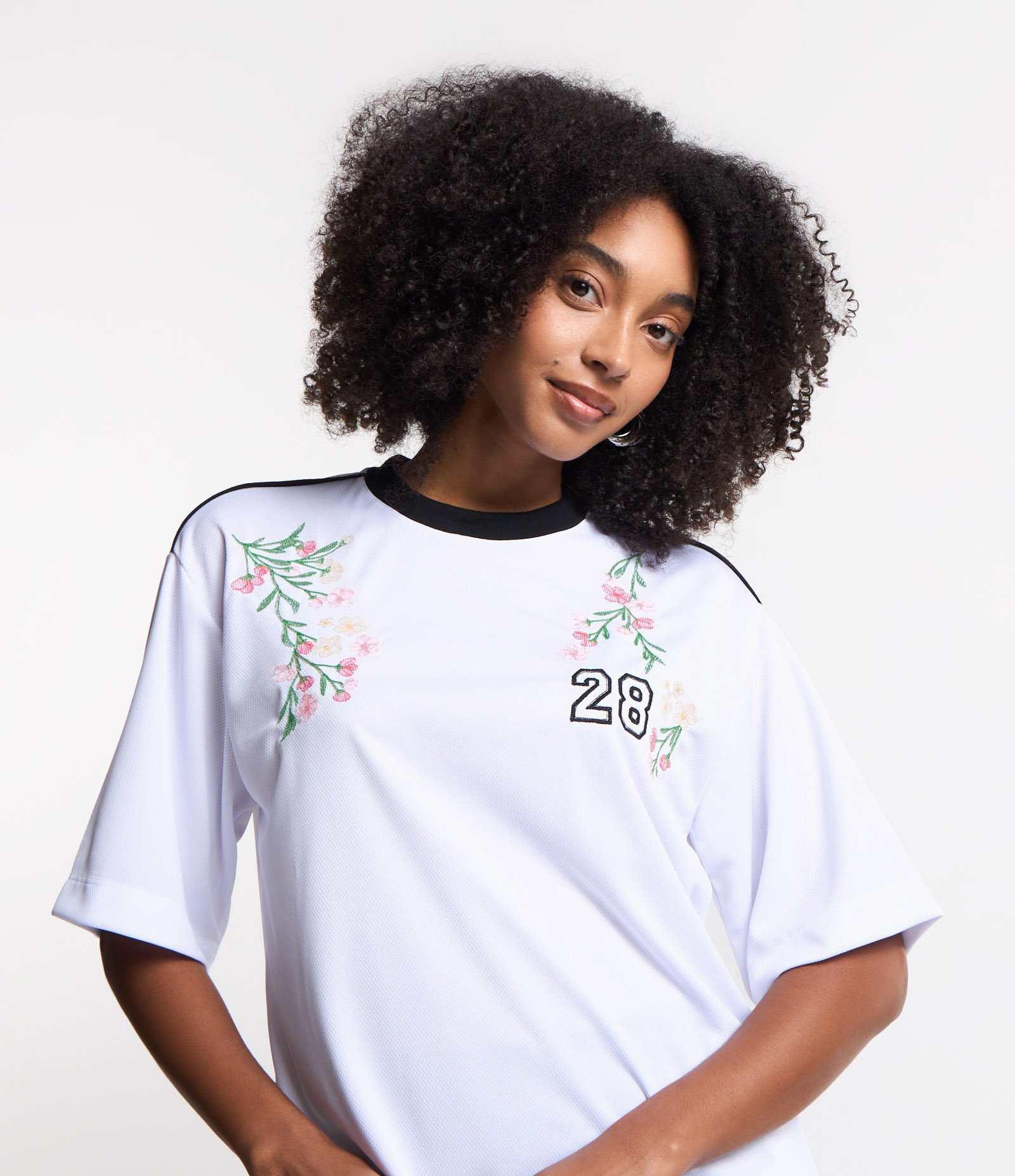 Blusa Esportiva em Tecnologia Dry com Bordado Floral e Numérico Branco 4