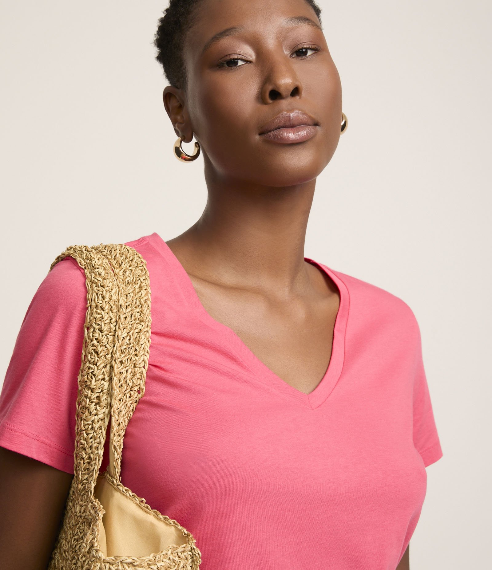 Blusa Básica em Algodão Peruano com Decote V Rosa Terracota 4