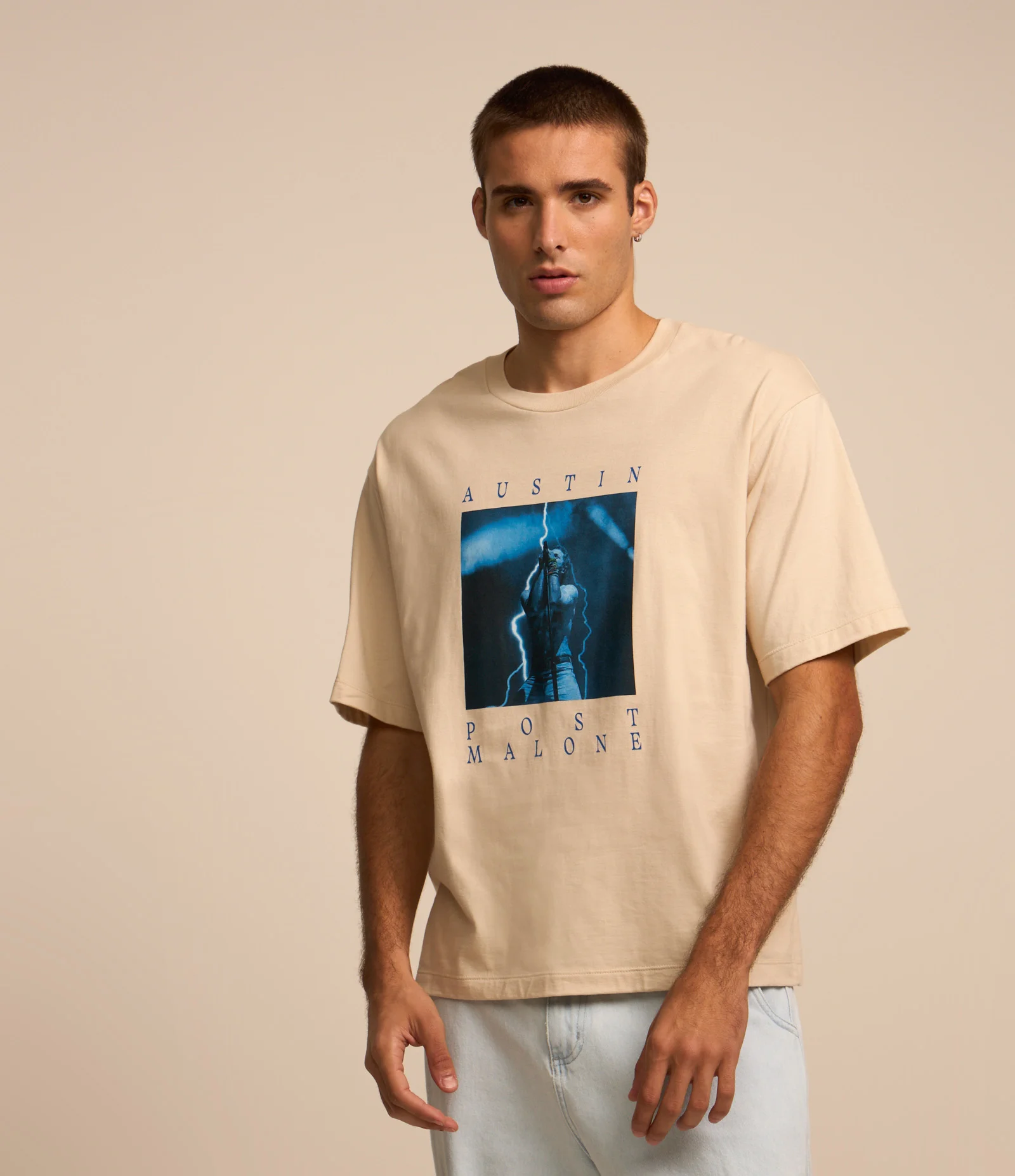 Camiseta Boxy em Algodão com Estampa Post Malone Bege 1