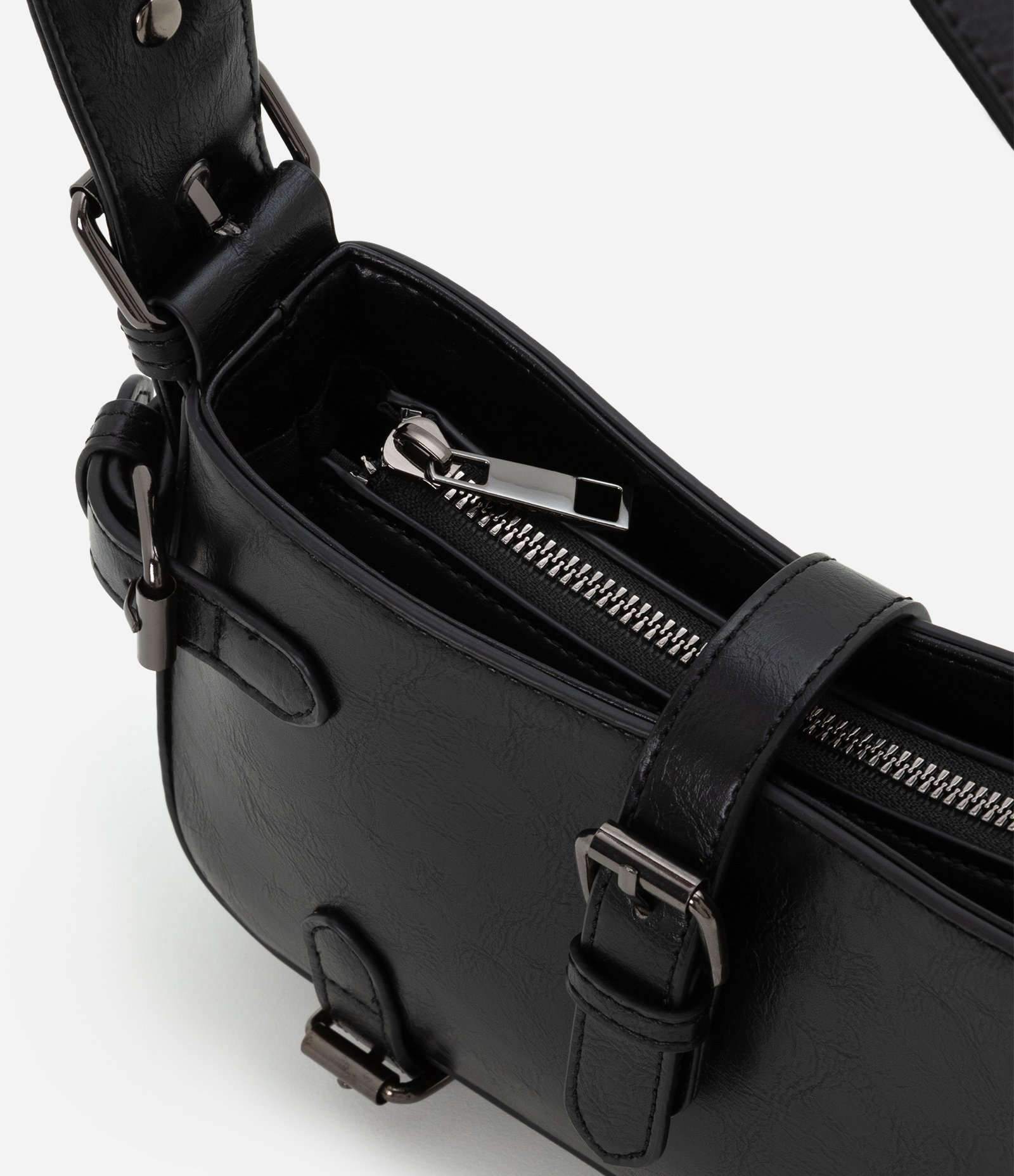 Bolsa Baguete Pequena em PU com Lapelas e Fivelas Preto 8