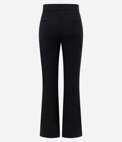 Calça Flare em Ponto Roma com Bolsinhos de Lapela