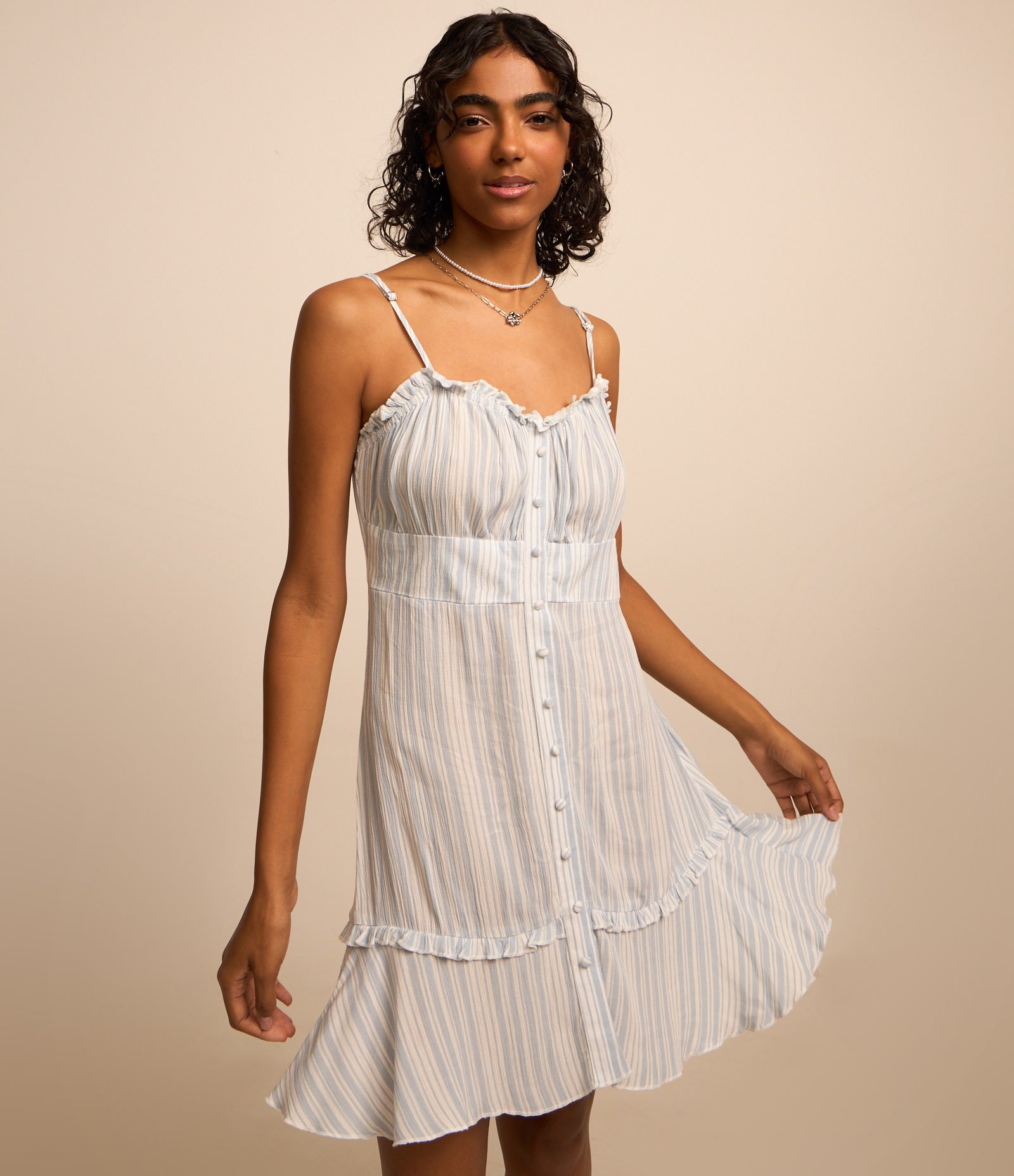 Vestido Curto Listrado em Viscose com Babados Azul 3