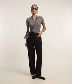 Calça Reta Cintura Alta com Fivela em Ponto Roma