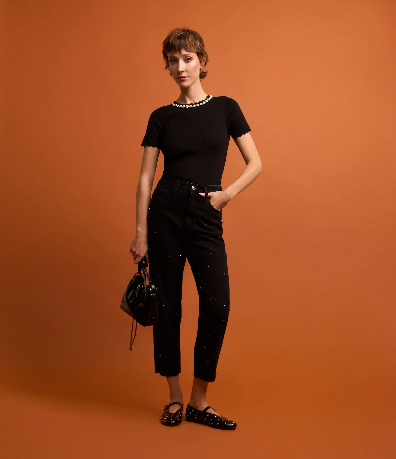 Calça Mom Comfort com Brilhos Bordados Preto 1