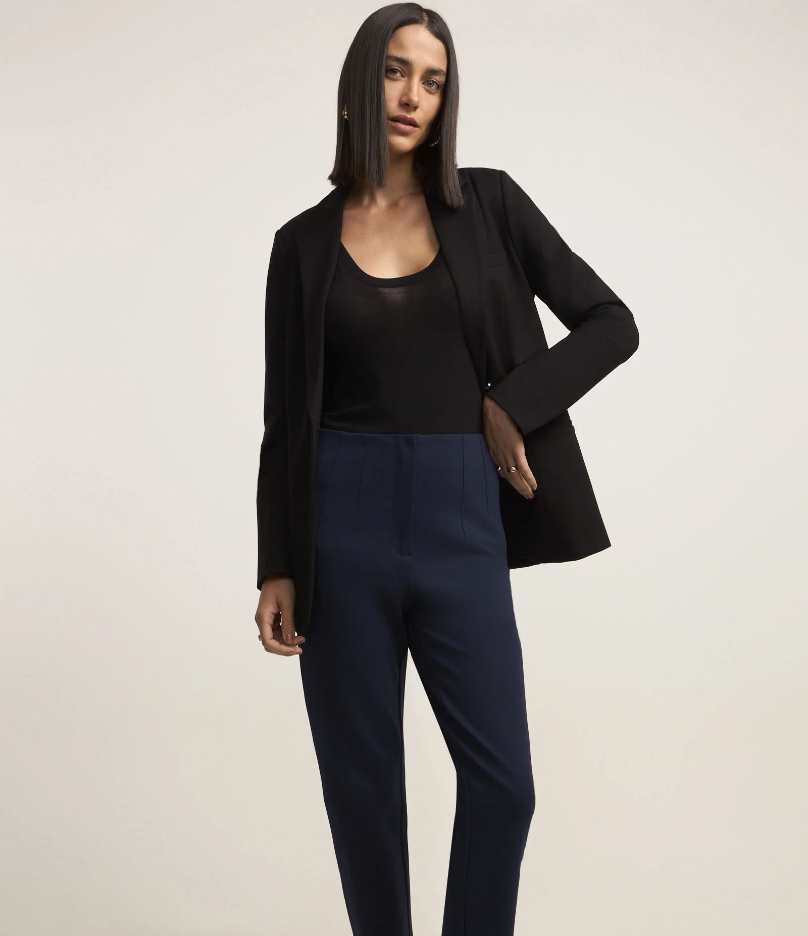 Calça Cenoura em Ponto Roma Azul 2