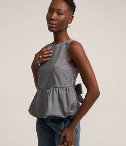 Blusa em Tricoline com Barra Balonê e Laço nas Costas