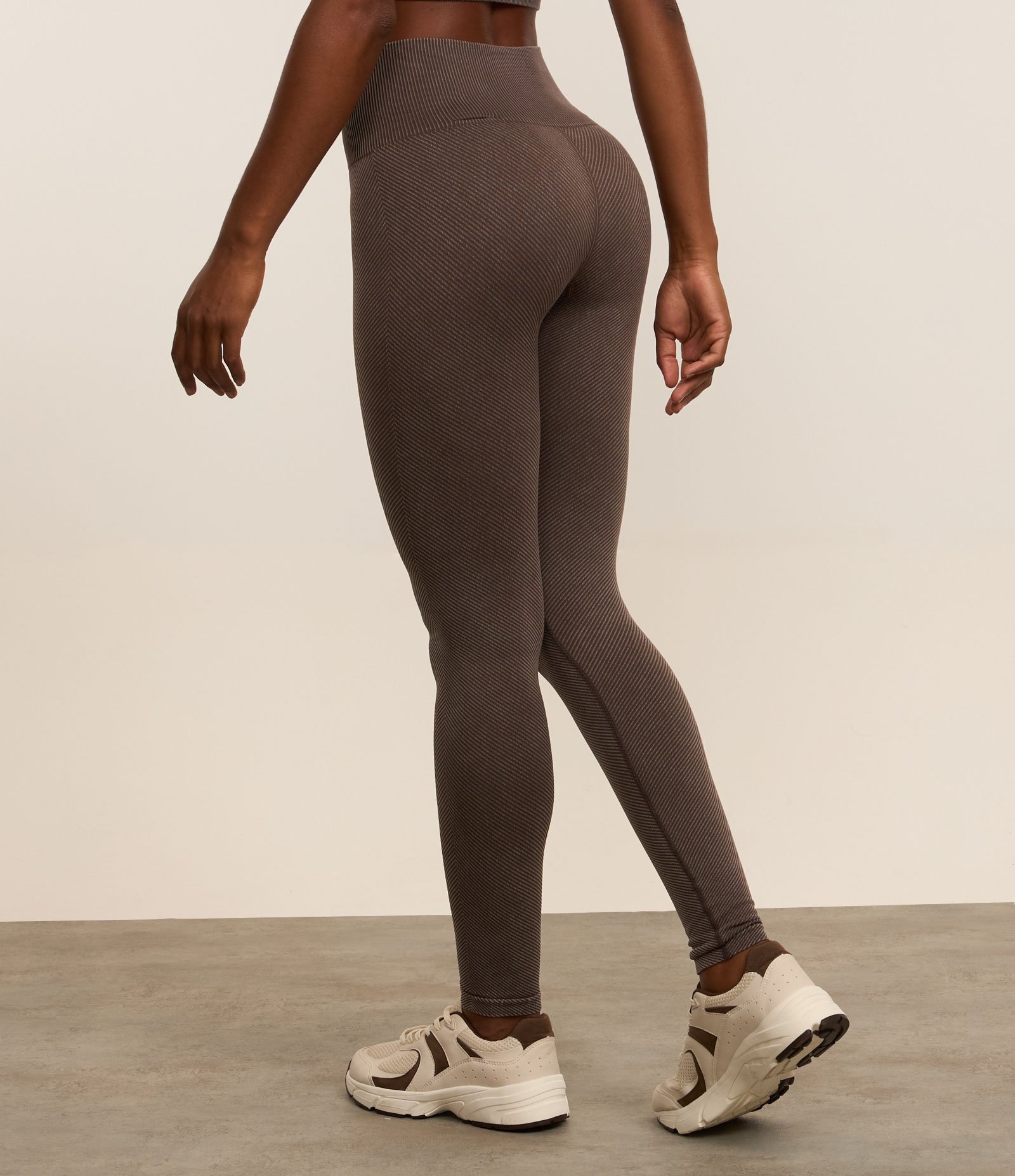 Calça Legging Esportiva em Poliamida com Efeito Lavado Marrom 3