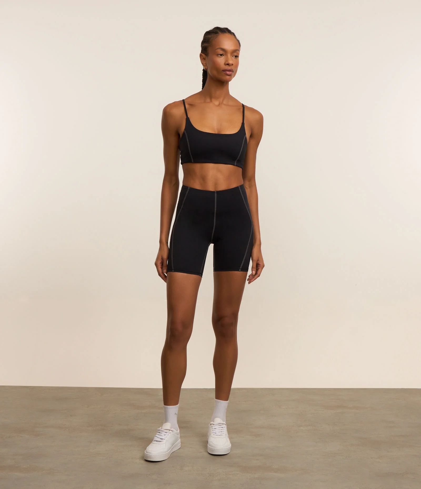 Top Esportivo em Microfibra com Bojo e Costura Frontal Preto 2