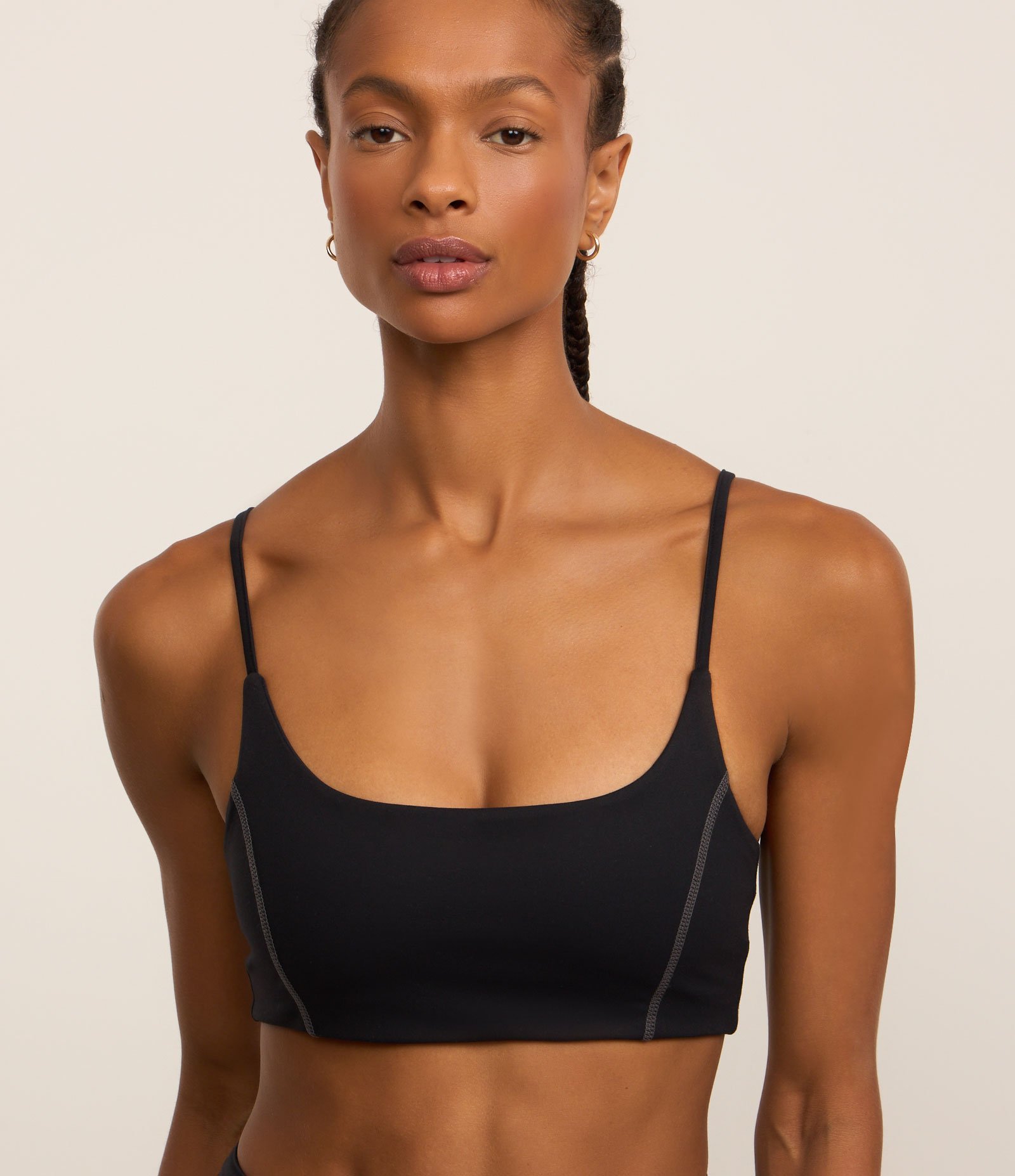 Top Esportivo em Microfibra com Bojo e Costura Frontal Preto 4