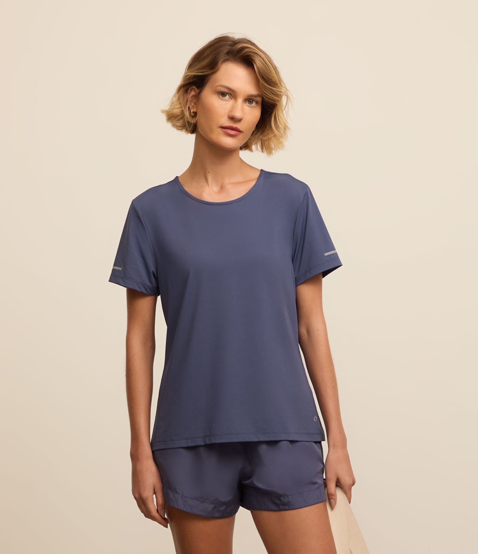 Camiseta Esportiva Regular Texturizada com Detalhe Refletivo Azul 1