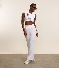 Calça Reta Esportiva em Modal com Bolsos