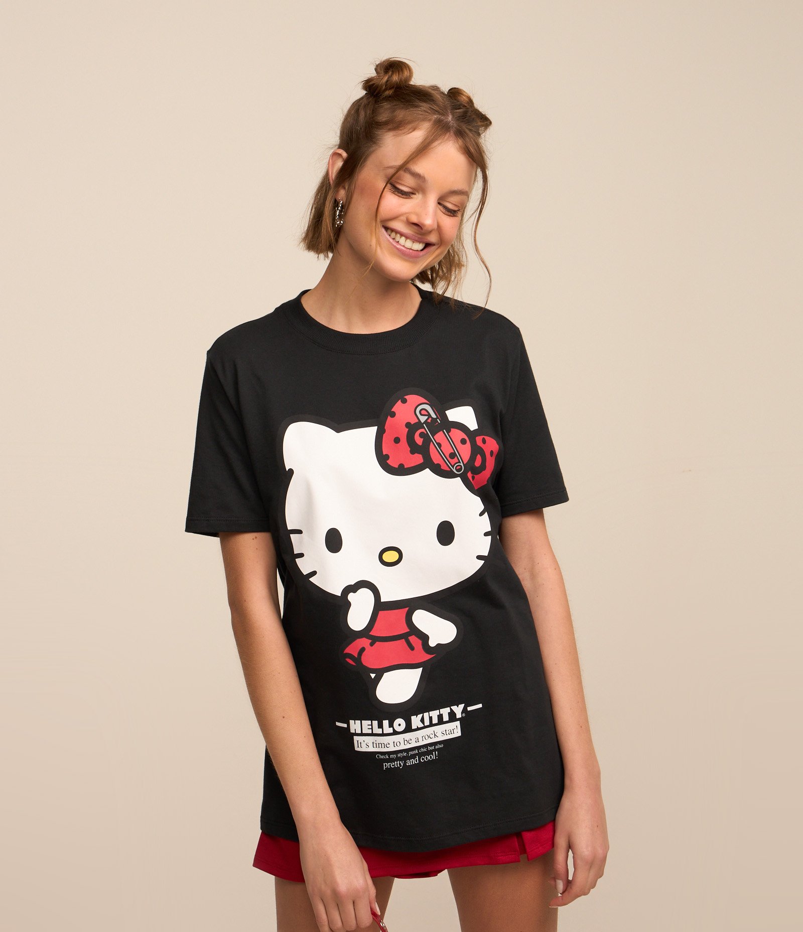 Blusa T-Shirt em Algodão Estampa Hello Kitty Rock Star Preto 1