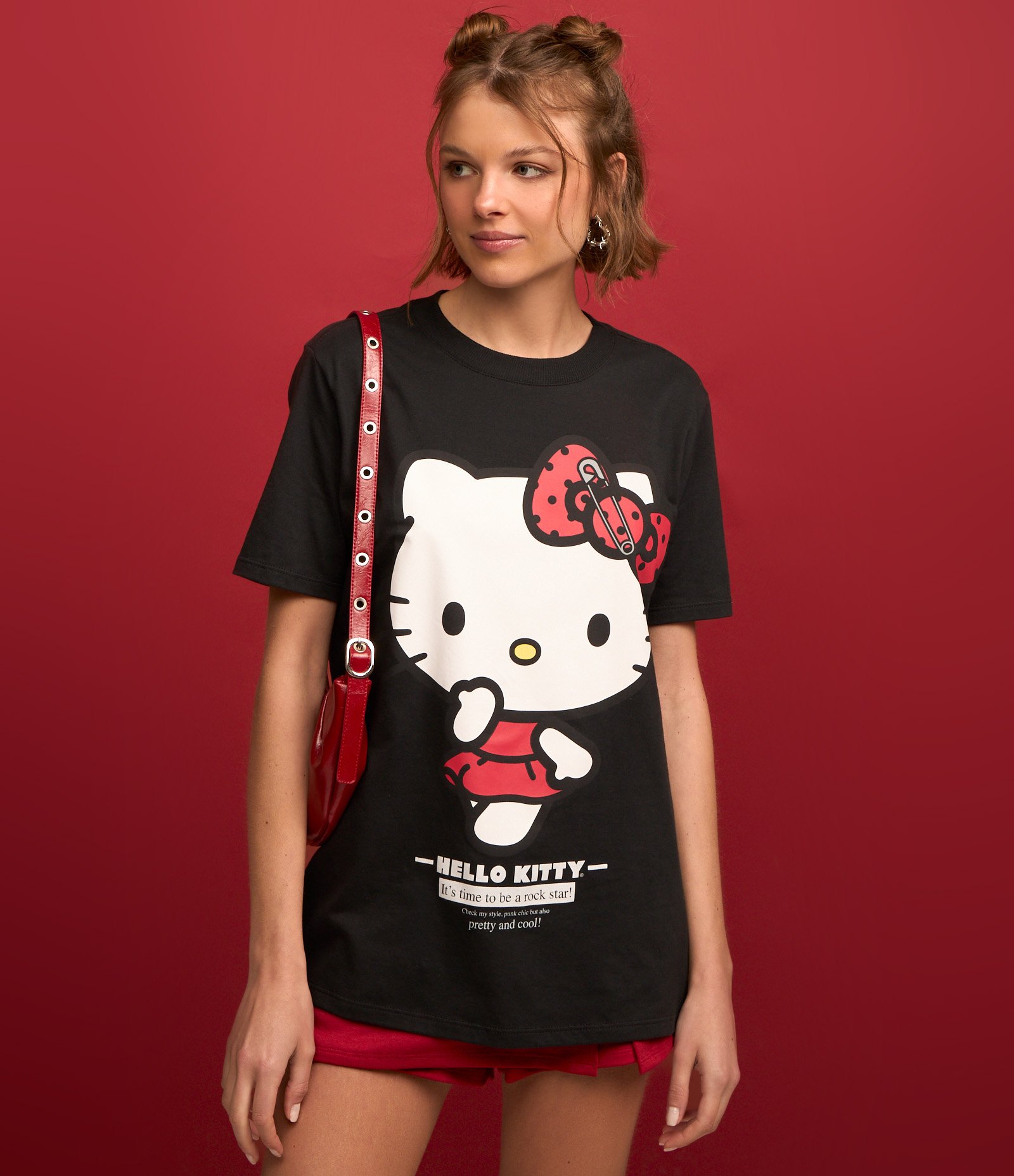 Blusa T-Shirt em Algodão Estampa Hello Kitty Rock Star Preto 3