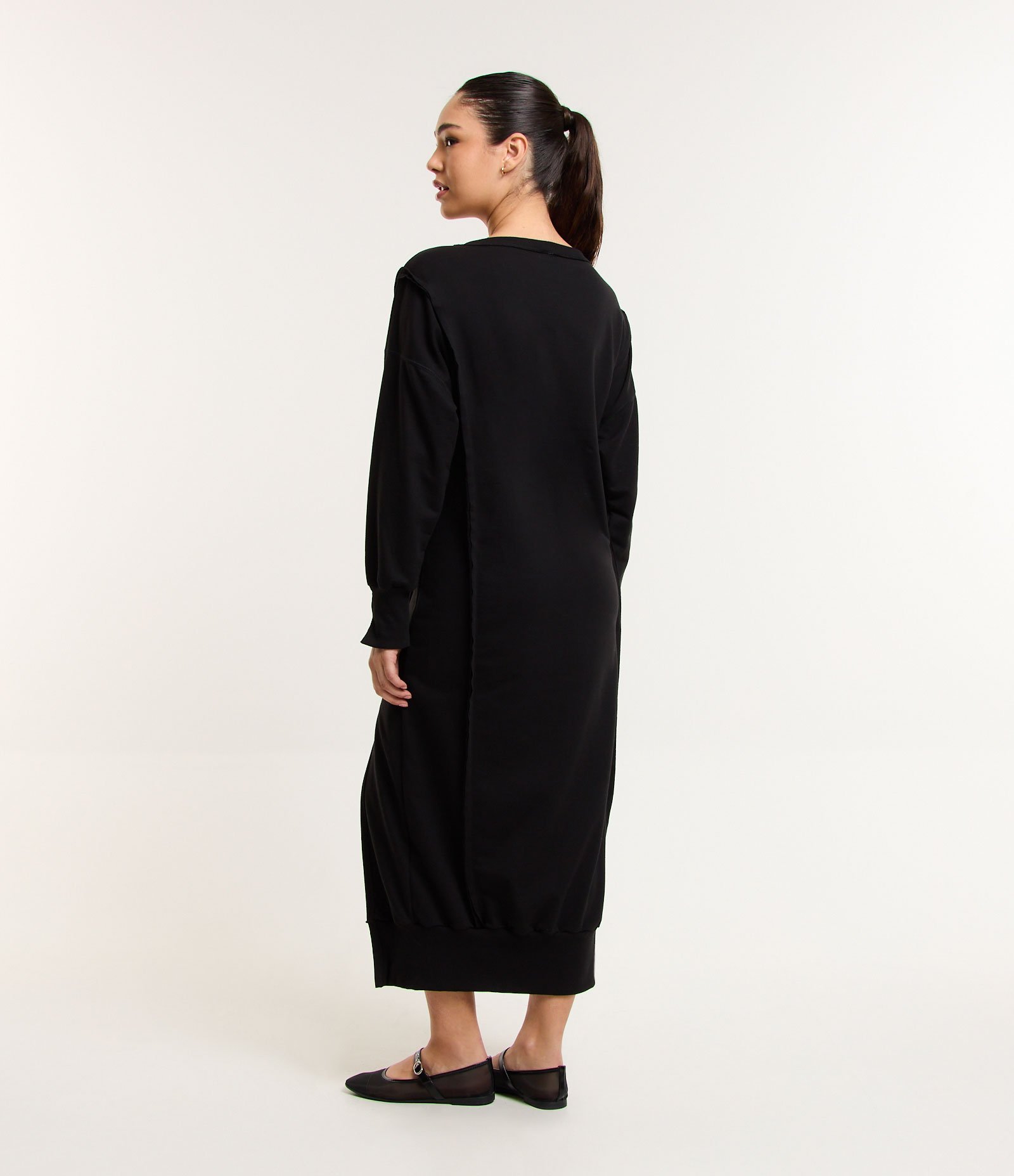 Vestido Midi em Ribana com Detalhe no Ombro e Fendinhas Laterais Preto 2