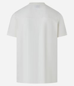 Camiseta Regular em Algodão com Bolso e Aplicação