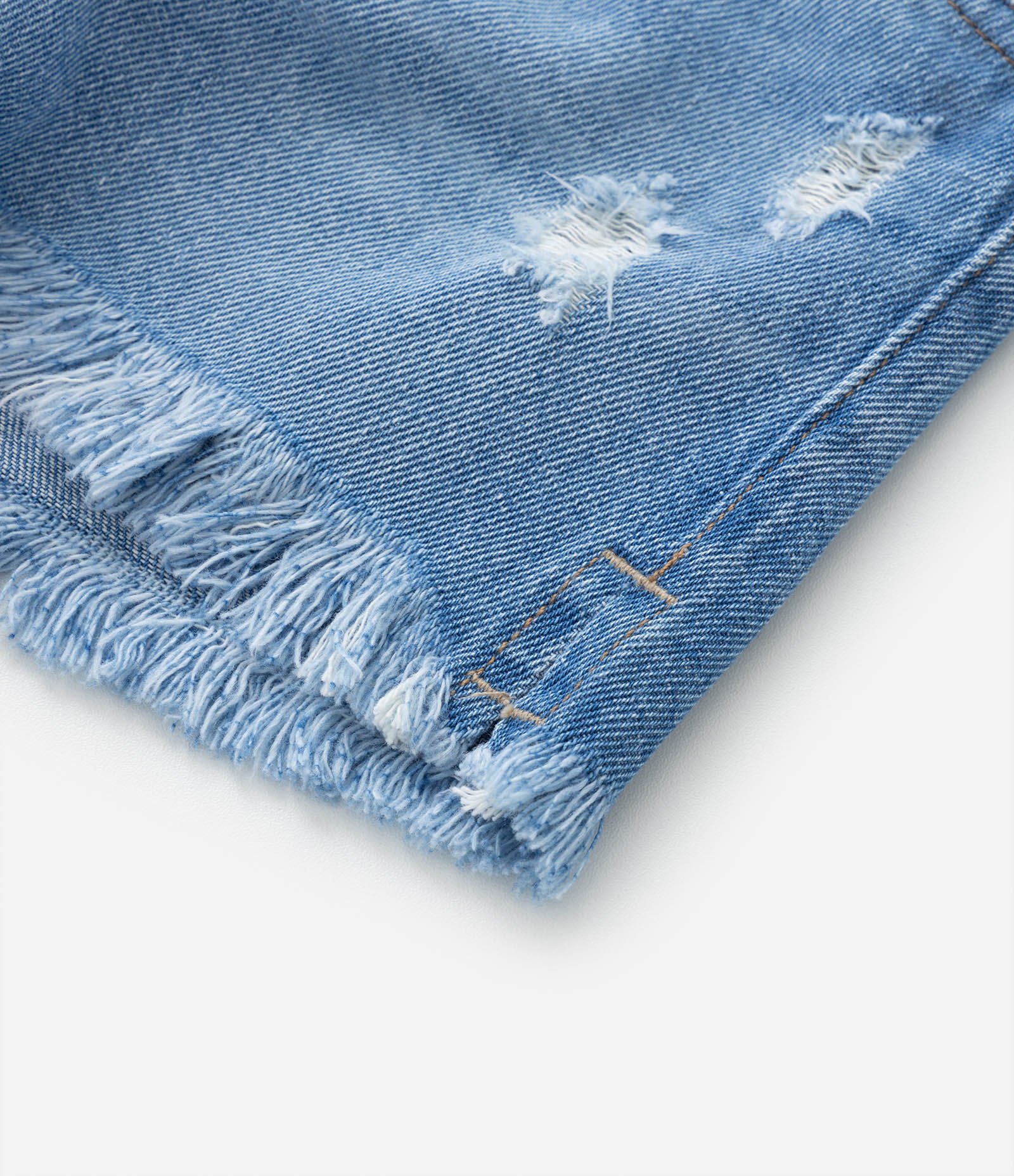 Short Infantil em Jeans com Bolso em Paetês - Tam 1 a 5 Anos Azul 3