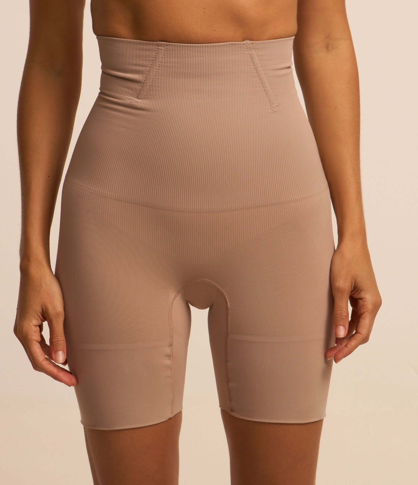Bermuda Modeladora Seamless Cintura Canelada Bege 1