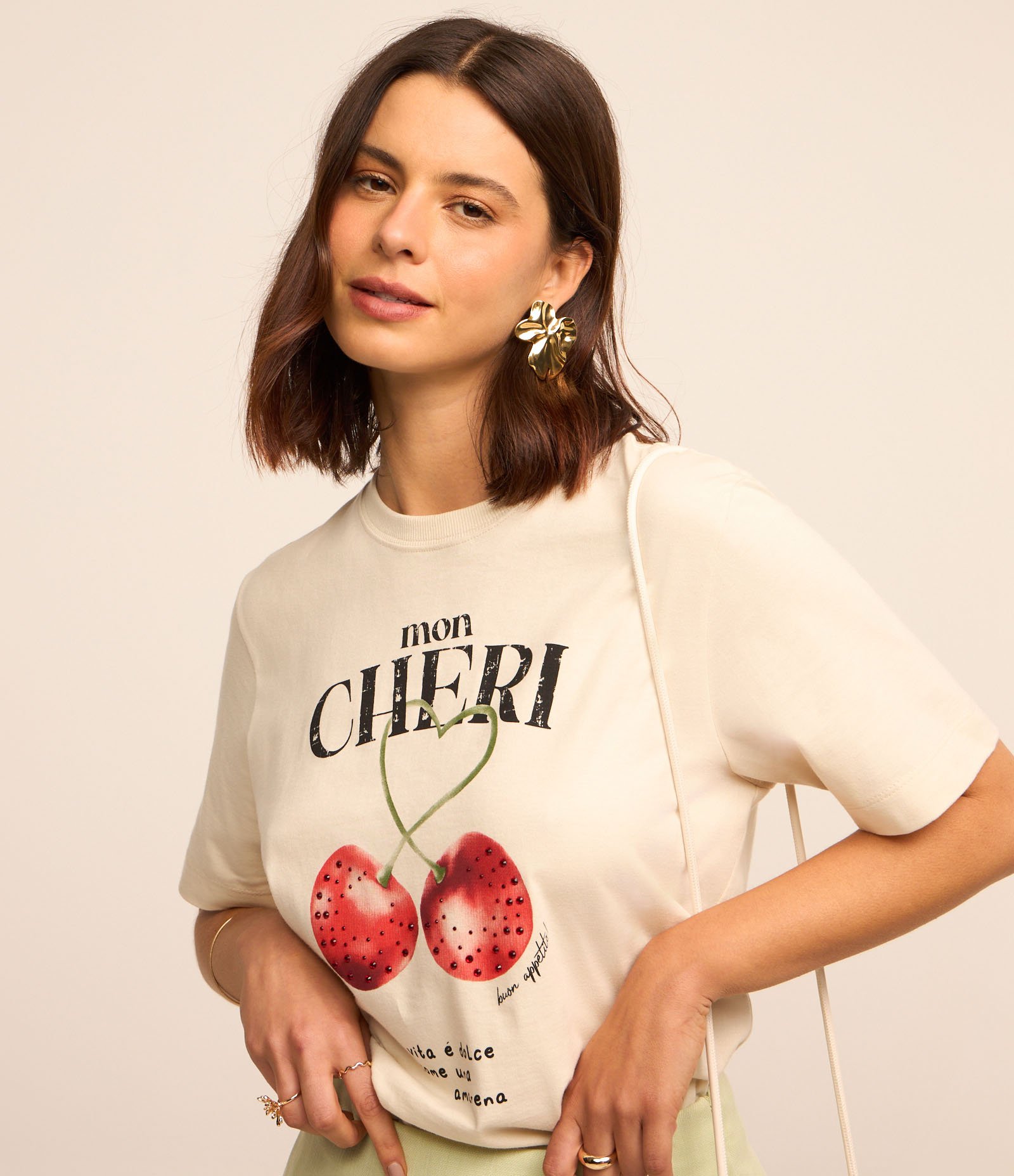 Camiseta em Algodão com Estampa Cerejas Mon Cheri Off White 5