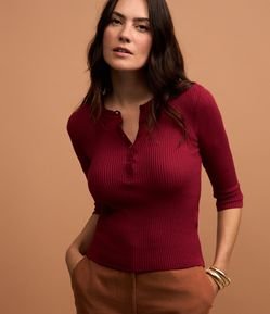 Blusa em Viscose com Botões no Decote