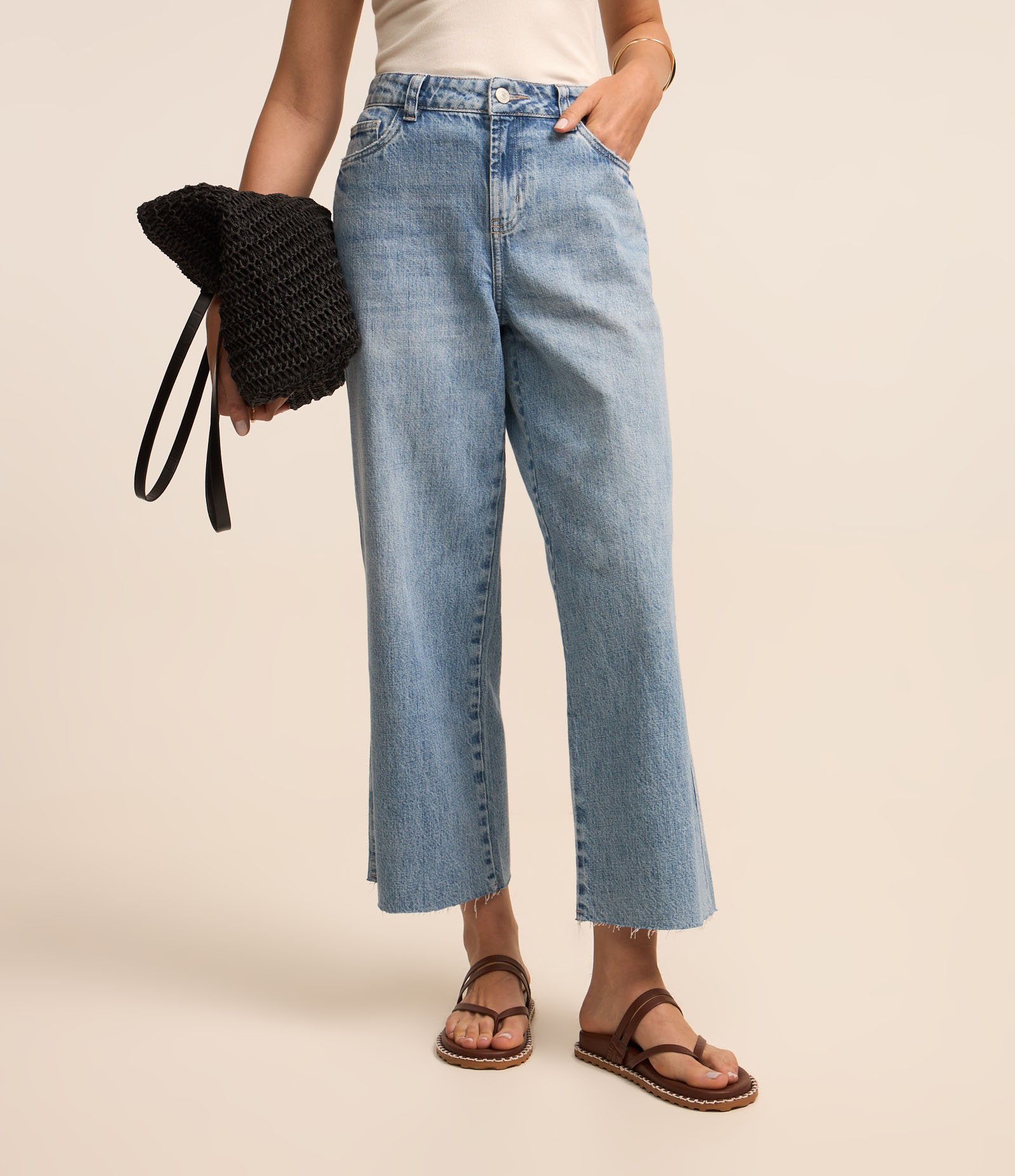 Calça Reta Cropped em Jeans com Barra Desfiada Azul 3