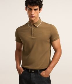 Camisa Polo Regular em Algodão Peruano com Detalhe Contrastante na Gola