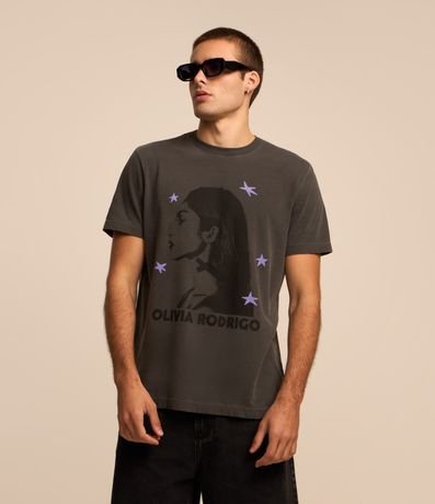 Camiseta Comfort em Algodão com Estampa Olivia Rodrigo Menor preço em Camiseta Comfort em Algodão com Estampa Olivia Rodrigo