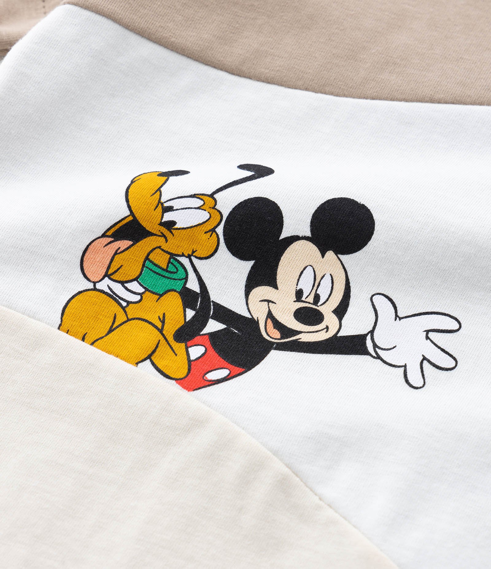 Camiseta Infantil com Recortes e Estampa do Mickey - Tam 1 a  5 Anos Marrom/Branco 4