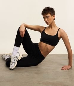 Calca Legging Esportiva em Microfibra com Bolsos