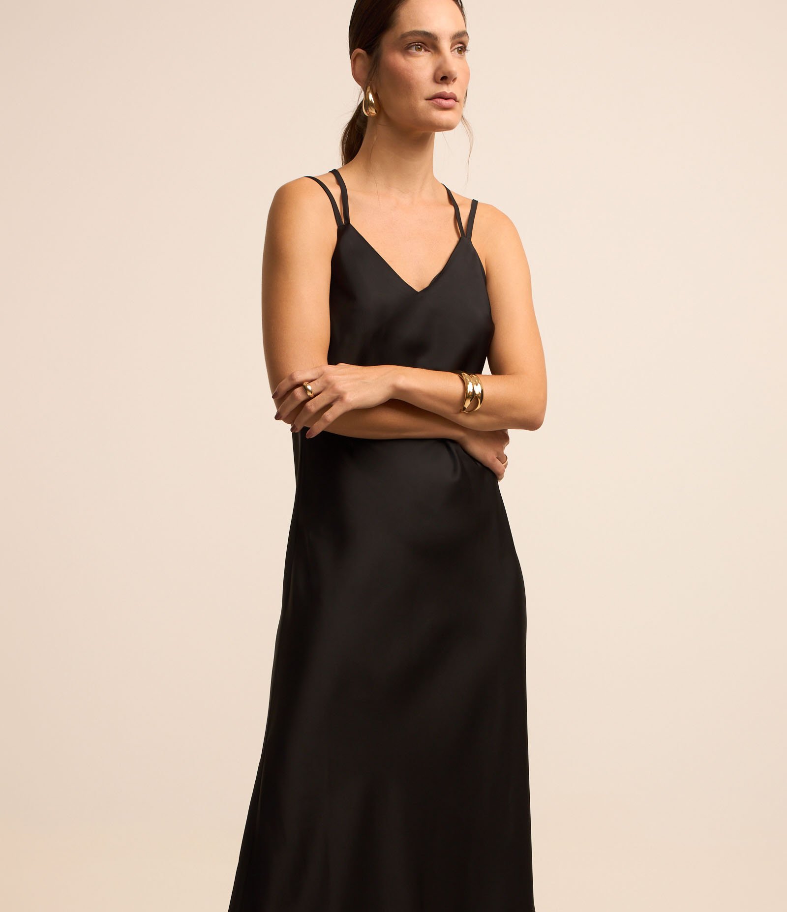 Vestido Evasê Slip Dress com Efeito Acetinado e Alça Cruzada Preto 1