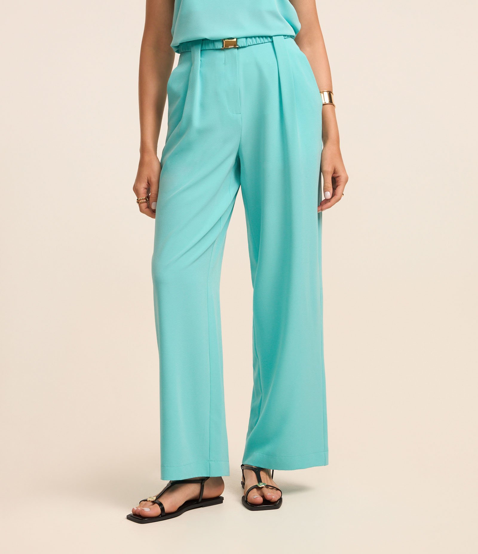 Calça Pantalona em Crepe com Cinto Elástico Afivelado Azul 3