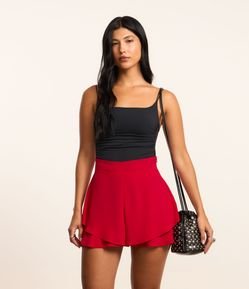 Short Curto em Crepe com Babadinhos