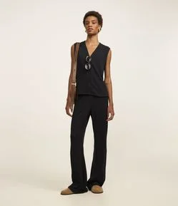 Calça Flare Texturizada com Cintura Alta