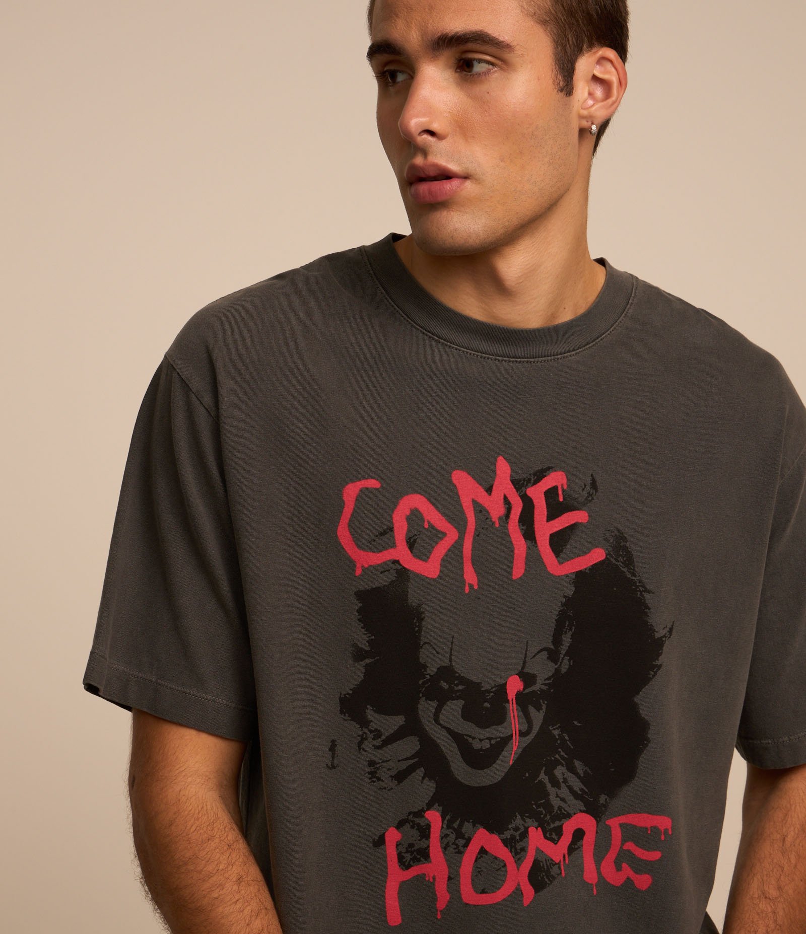 Camiseta Boxy em Algodão com Estampa IT Come Home Cinza 3